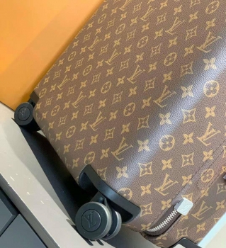 Чемодан  52 / 32 / 22 см  Louis Vuitton Артикул BMS-125978. Вид 4