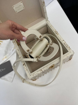 Сумка Lady Dior Christian Dior Артикул BMS-131822. Вид 4