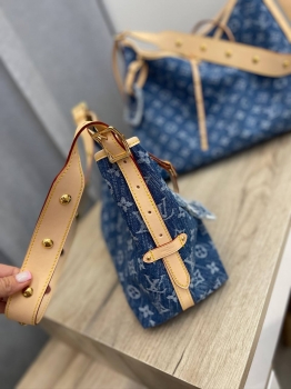 Сумка женская Louis Vuitton Артикул BMS-131929. Вид 3