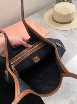 Сумка женская  Miu Miu Артикул BMS-131949. Вид 5