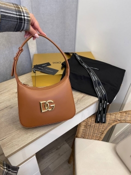 Сумка женская Dolce & Gabbana Артикул BMS-132066. Вид 1