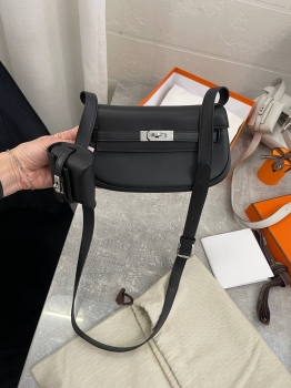 Сумка женская Kelly Moove 19, swift leather Hermes Артикул BMS-132109. Вид 1