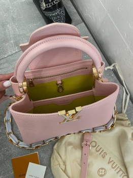 Сумка женская Capucines Louis Vuitton Артикул BMS-132118. Вид 3