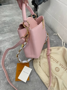 Сумка женская Capucines Louis Vuitton Артикул BMS-132118. Вид 5