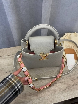 Сумка женская Capucines Louis Vuitton Артикул BMS-132116. Вид 3