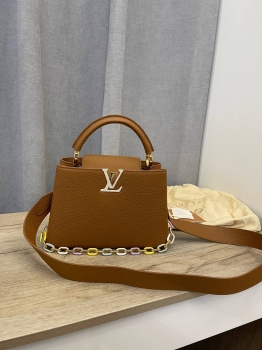 Сумка женская Capucines Louis Vuitton Артикул BMS-132115. Вид 1