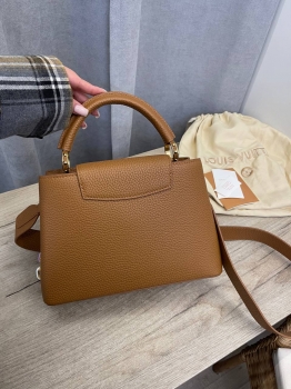 Сумка женская Capucines Louis Vuitton Артикул BMS-132115. Вид 3
