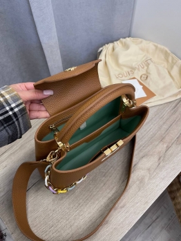 Сумка женская Capucines Louis Vuitton Артикул BMS-132115. Вид 6