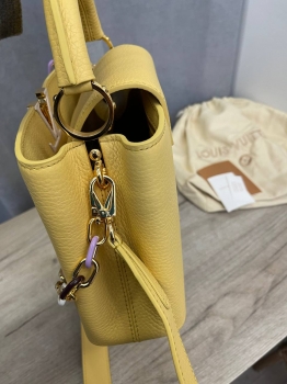Сумка женская Capucines Louis Vuitton Артикул BMS-132114. Вид 4