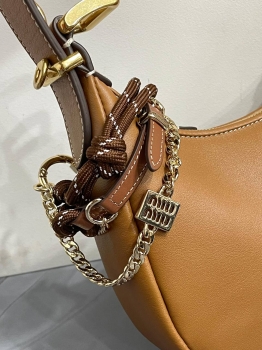 Брелок Miu Miu Артикул BMS-132260. Вид 1