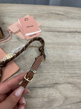 Брелок Miu Miu Артикул BMS-132260. Вид 3