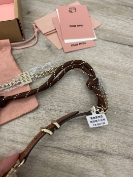 Брелок Miu Miu Артикул BMS-132260. Вид 4