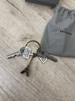 Брелок Balenciaga Артикул BMS-132268. Вид 3