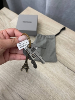 Брелок Balenciaga Артикул BMS-132268. Вид 4