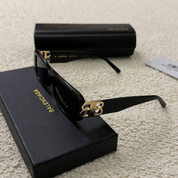 Очки Balenciaga Артикул BMS-132380. Вид 3