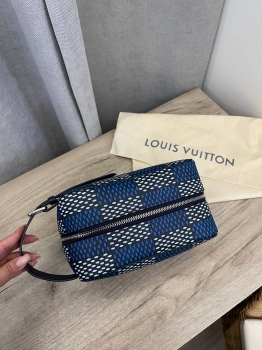 Косметичка Louis Vuitton Артикул BMS-135573. Вид 4