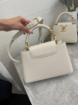 Сумка женская Capucines, 27 см Louis Vuitton Артикул BMS-133710. Вид 4