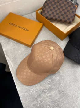 Бейсболка  Louis Vuitton Артикул BMS-133103. Вид 1