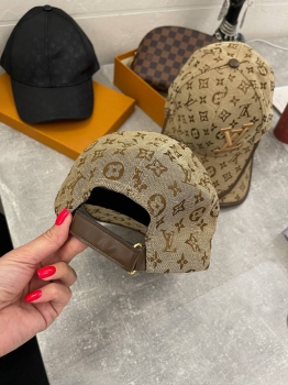 Бейсболка  Louis Vuitton Артикул BMS-133107. Вид 3