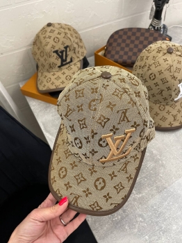 Бейсболка  Louis Vuitton Артикул BMS-133106. Вид 2