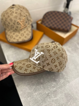Бейсболка  Louis Vuitton Артикул BMS-133105. Вид 1
