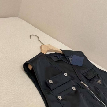 Жилет Prada Артикул BMS-133162. Вид 3