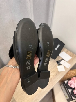 Шлепанцы  Chanel Артикул BMS-133338. Вид 3