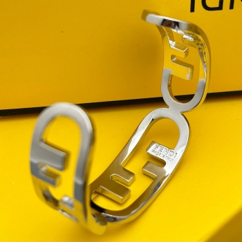 Браслет Fendi Артикул BMS-133582. Вид 3