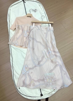 Костюм женский  Hermes Артикул BMS-133371. Вид 1