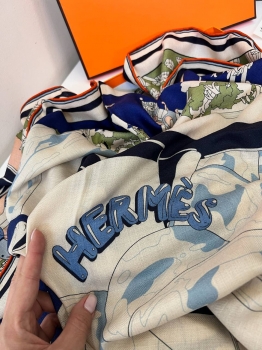  Платок 140*140  Hermes Артикул BMS-133408. Вид 2