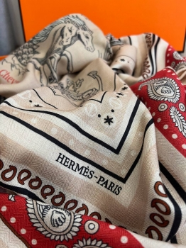 Платок 140*140  Hermes Артикул BMS-133401. Вид 2