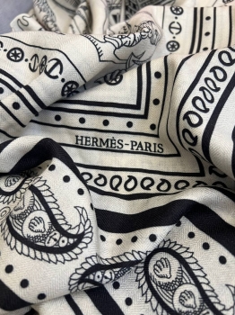  Платок 140*140  Hermes Артикул BMS-133398. Вид 2
