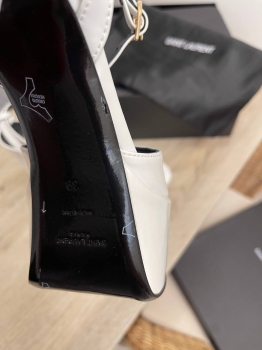Босоножки  Yves Saint Laurent Артикул BMS-133732. Вид 3