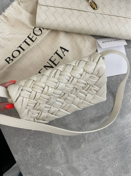 Сумка женская Bottega Veneta Артикул BMS-133809. Вид 2
