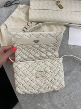Сумка женская Bottega Veneta Артикул BMS-133809. Вид 4