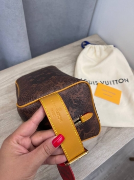 Косметичка Louis Vuitton Артикул BMS-133812. Вид 2