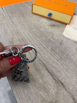 Брелок Louis Vuitton Артикул BMS-133814. Вид 3
