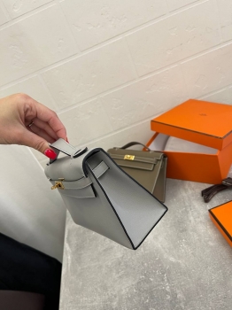 Сумка женская   Kelly Pochette  Swift Leather Hermes Артикул BMS-133909. Вид 3
