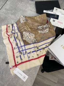 Платок Chanel Артикул BMS-133929. Вид 3