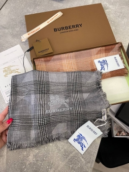 Палантин Burberry Артикул BMS-133931. Вид 1