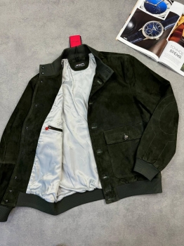 Бомбер из натуральной замши Kiton Артикул BMS-134172. Вид 2