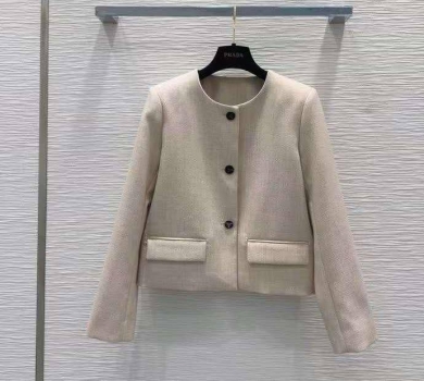 Костюм женский Prada Артикул BMS-134644. Вид 3