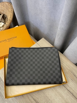 Папка  Louis Vuitton Артикул BMS-134652. Вид 1