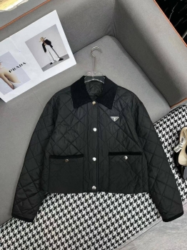 Костюм женский  Prada Артикул BMS-134715. Вид 2