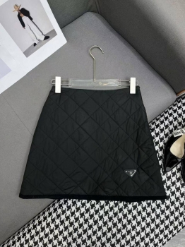 Костюм женский  Prada Артикул BMS-134715. Вид 3