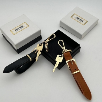 Брелок Miu Miu Артикул BMS-134787. Вид 3