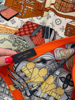 Платок 140*140 Louis Vuitton Артикул BMS-135046. Вид 3