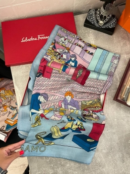 Платок 140*140 Salvatore Ferragamo Артикул BMS-135055. Вид 1