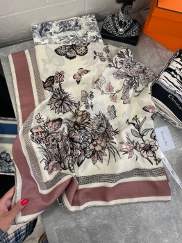Платок 140*140 Christian Dior Артикул BMS-135056. Вид 4