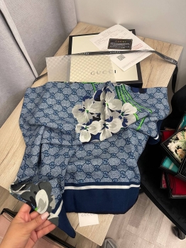 Платок 140*140 Gucci Артикул BMS-135064. Вид 1